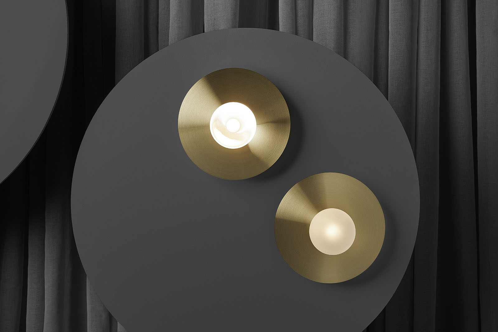 GLOBE DISC WALL LIGHT