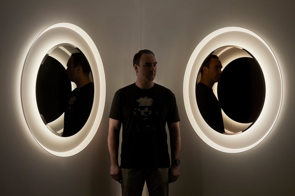IKON MIRROR