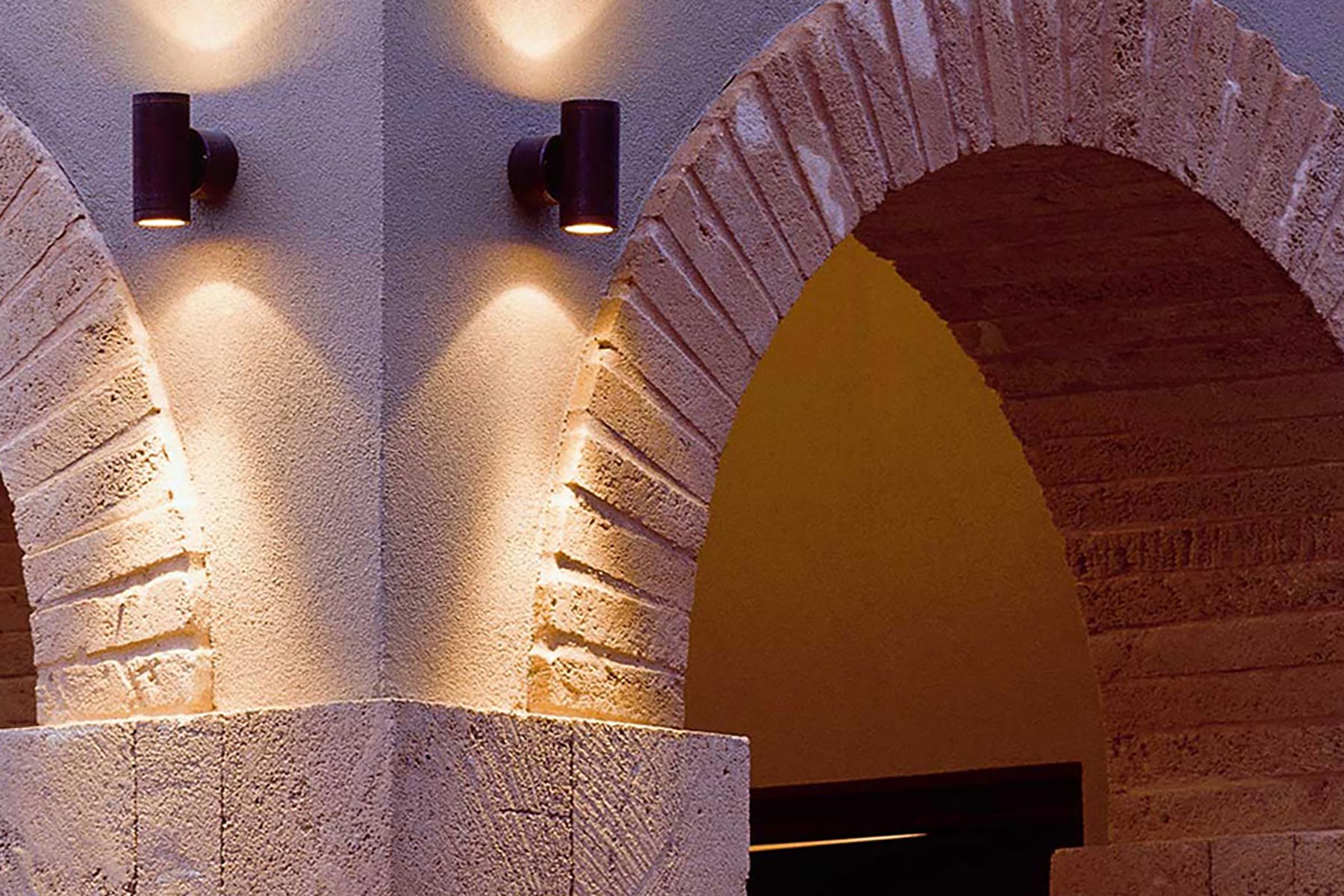 UP/DWN WALL LIGHT MR16