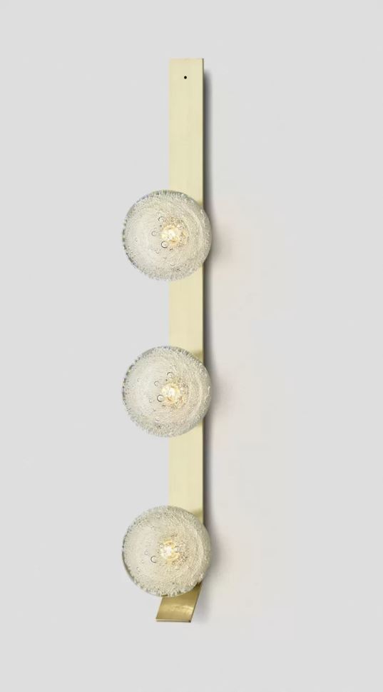 FIZI WALL SCONCE TRIPLE BALL WITH KICK